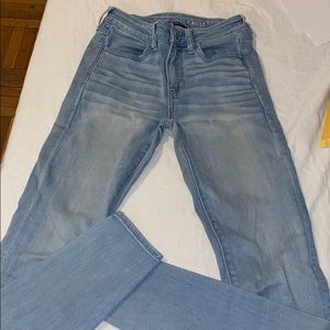 Light wash American eagle jeans